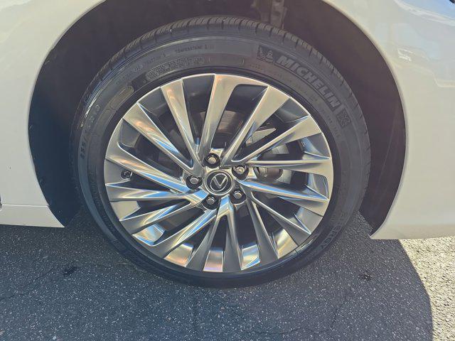 used 2023 Lexus ES 350 car, priced at $43,024