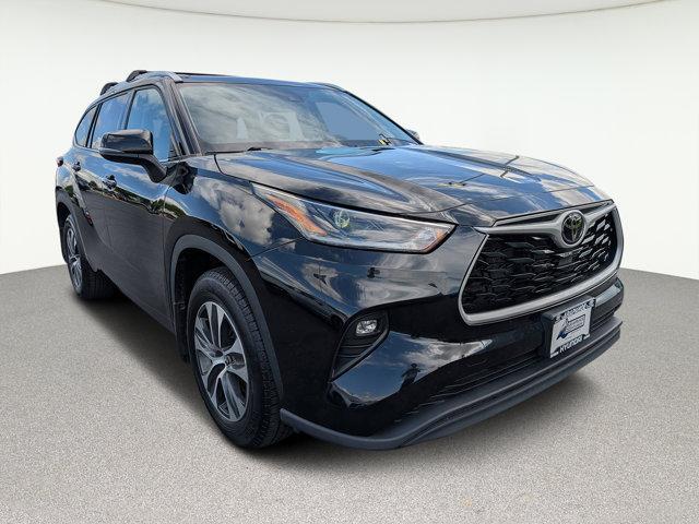 used 2021 Toyota Highlander car, priced at $34,542