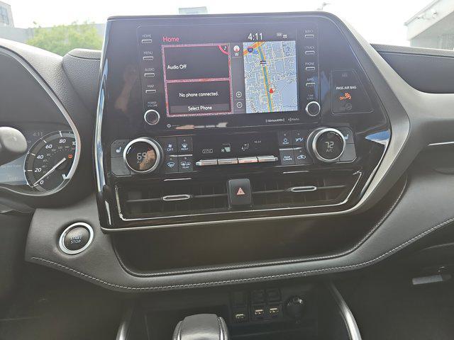 used 2021 Toyota Highlander car, priced at $35,215