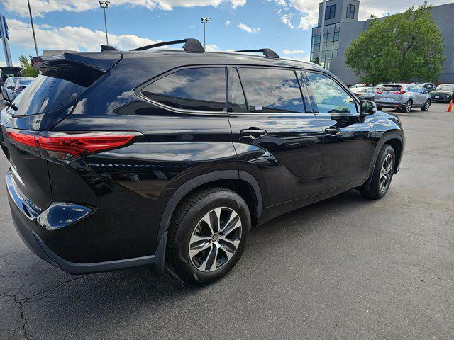 used 2021 Toyota Highlander car, priced at $35,215