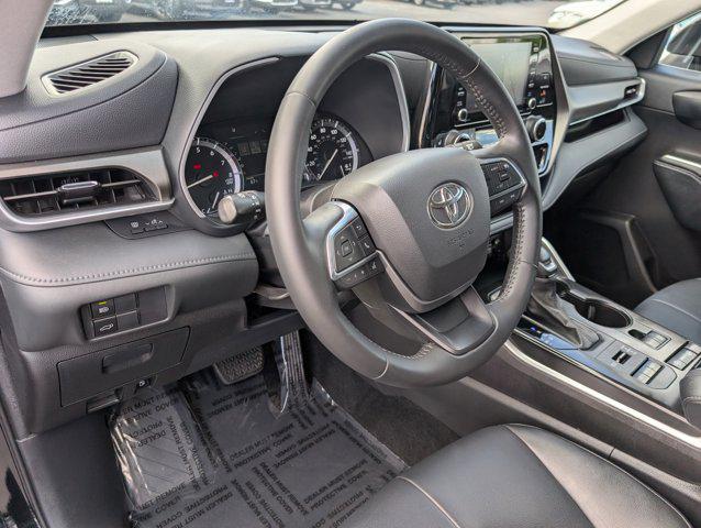 used 2021 Toyota Highlander car, priced at $34,542