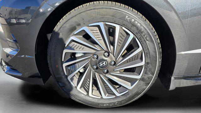 used 2024 Hyundai Sonata Hybrid car, priced at $27,278