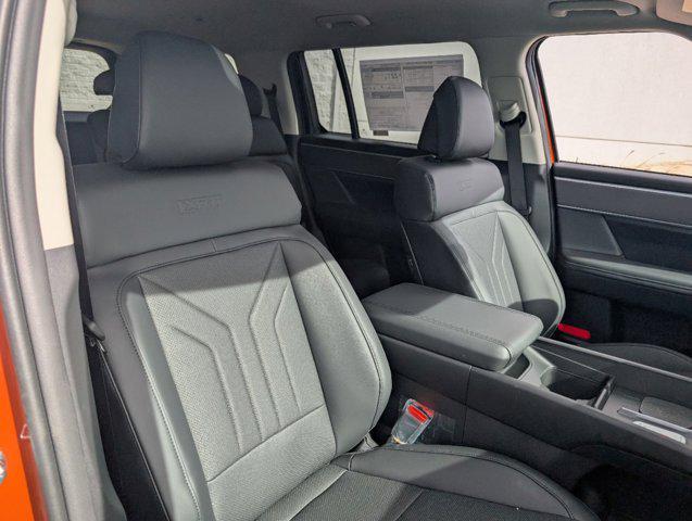 new 2025 Hyundai Santa Fe car, priced at $40,324