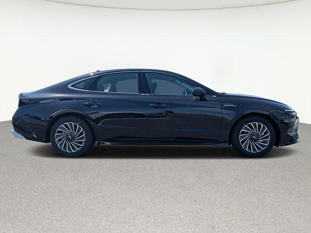 new 2025 Hyundai Sonata Hybrid car, priced at $30,909