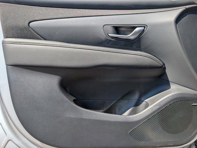 new 2025 Hyundai TUCSON Hybrid car, priced at $41,467