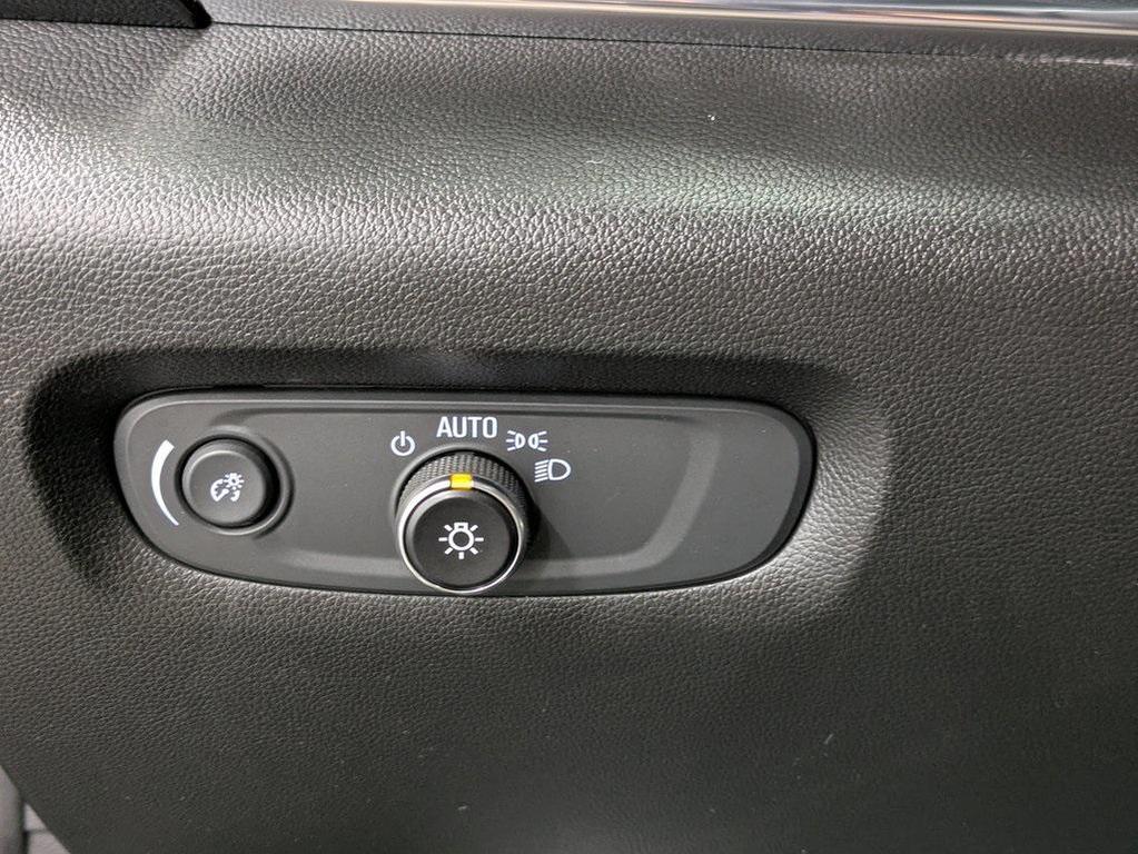 used 2023 Chevrolet Traverse car, priced at $35,613