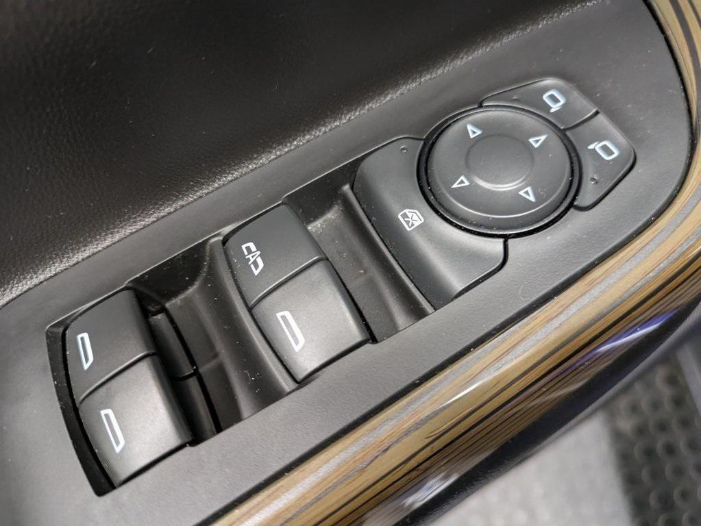 used 2023 GMC Acadia car, priced at $31,900