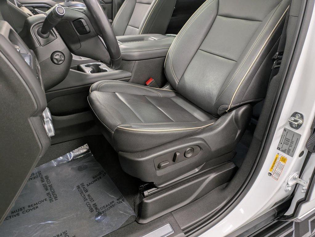 used 2022 GMC Yukon XL car, priced at $52,900