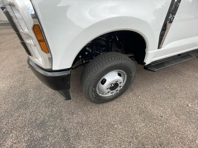 new 2025 Ford F-350 car, priced at $77,062
