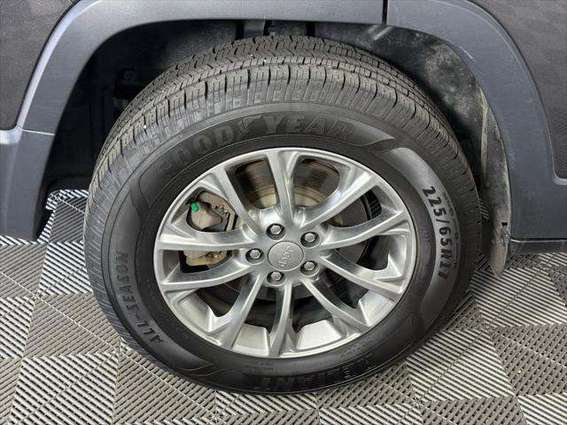 used 2019 Jeep Cherokee car, priced at $18,777