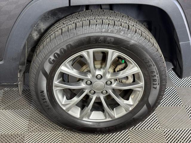 used 2019 Jeep Cherokee car, priced at $18,777