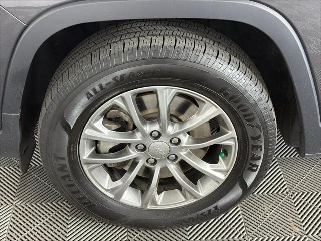 used 2019 Jeep Cherokee car, priced at $18,777