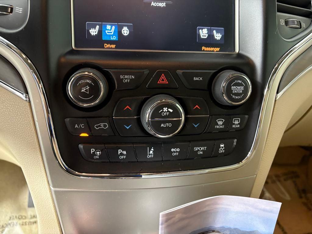 used 2017 Jeep Grand Cherokee car, priced at $17,299