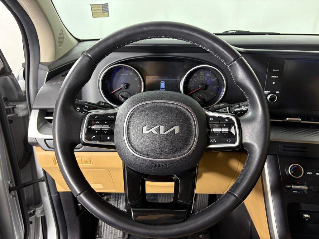 used 2023 Kia Carnival car, priced at $30,995