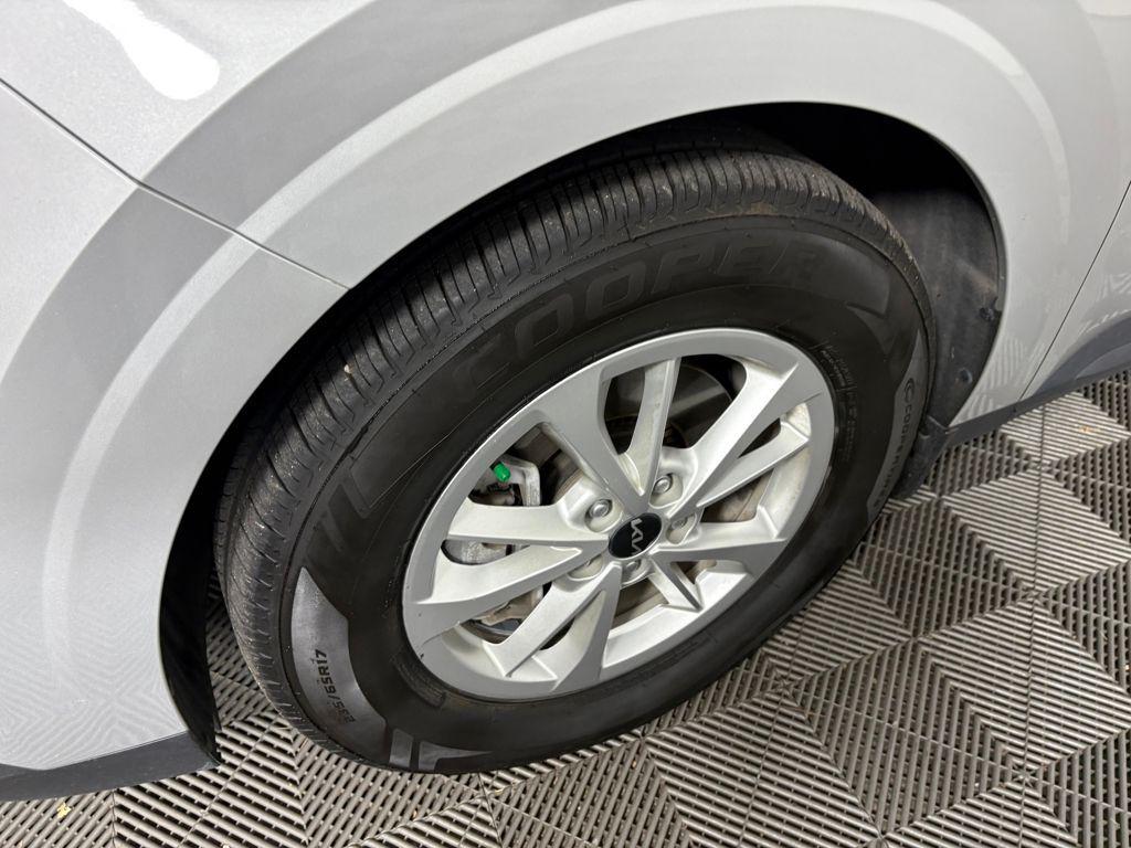 used 2023 Kia Carnival car, priced at $30,995