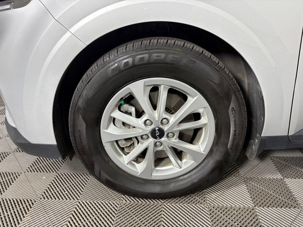 used 2023 Kia Carnival car, priced at $30,995