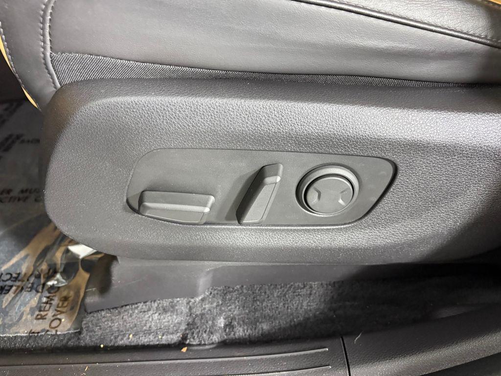 used 2023 Kia Carnival car, priced at $30,995