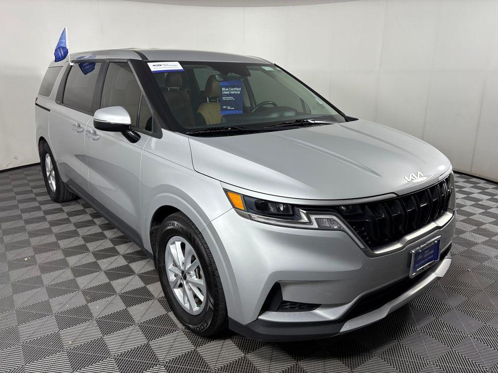 used 2023 Kia Carnival car, priced at $30,995