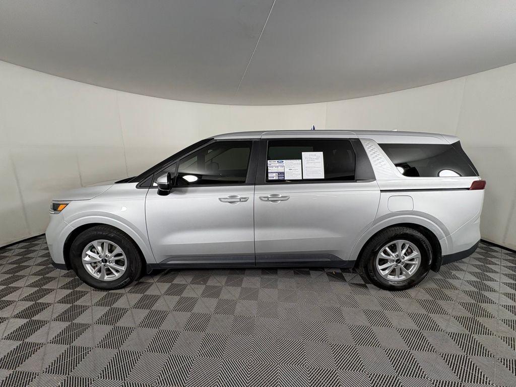 used 2023 Kia Carnival car, priced at $30,995