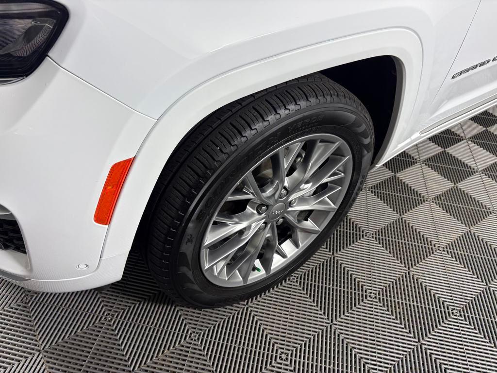used 2024 Jeep Grand Cherokee car, priced at $50,995