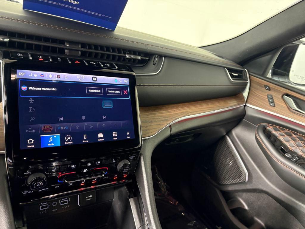 used 2024 Jeep Grand Cherokee car, priced at $50,995