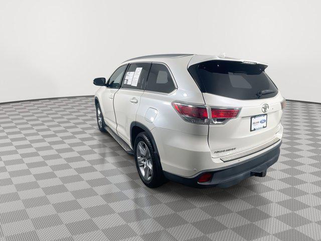 used 2014 Toyota Highlander car, priced at $17,999