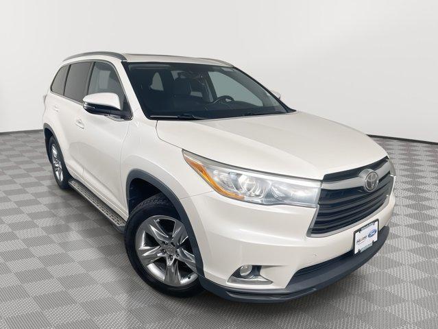 used 2014 Toyota Highlander car, priced at $17,999