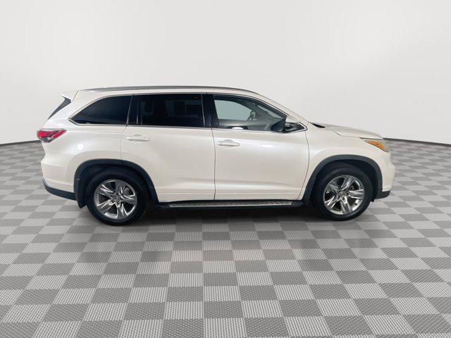 used 2014 Toyota Highlander car, priced at $17,999