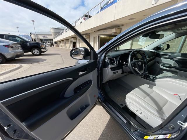 used 2019 Toyota Highlander Hybrid car, priced at $29,995