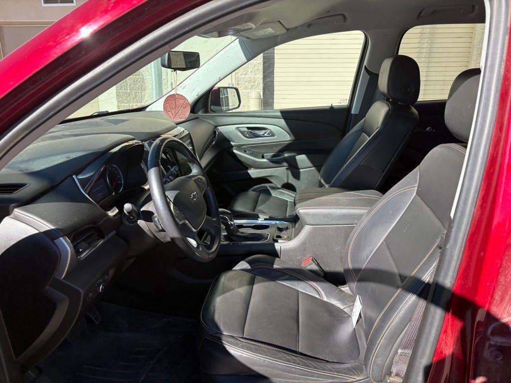 used 2021 Chevrolet Traverse car, priced at $27,995