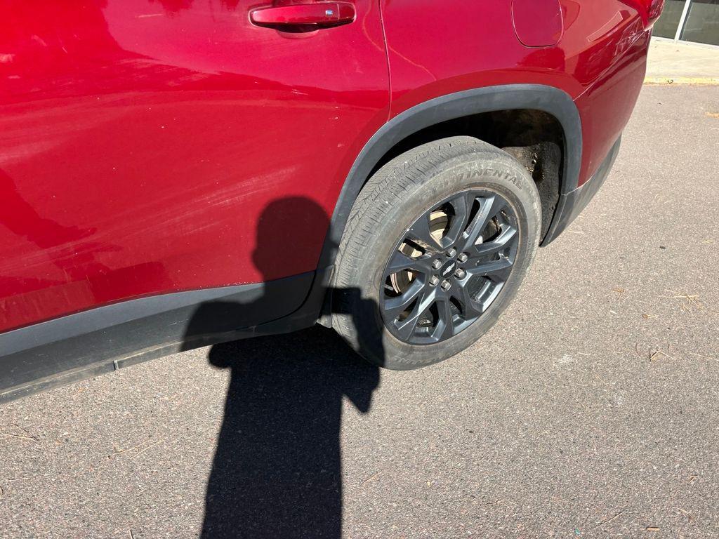 used 2021 Chevrolet Traverse car, priced at $27,995