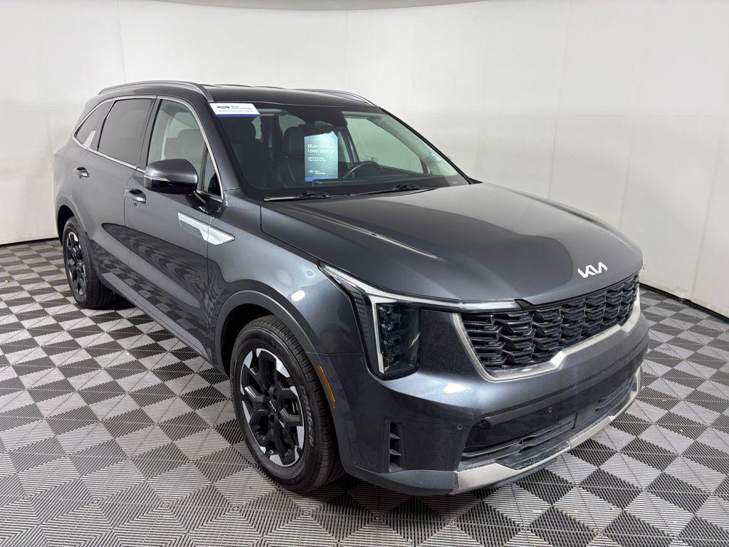 used 2024 Kia Sorento car, priced at $26,999