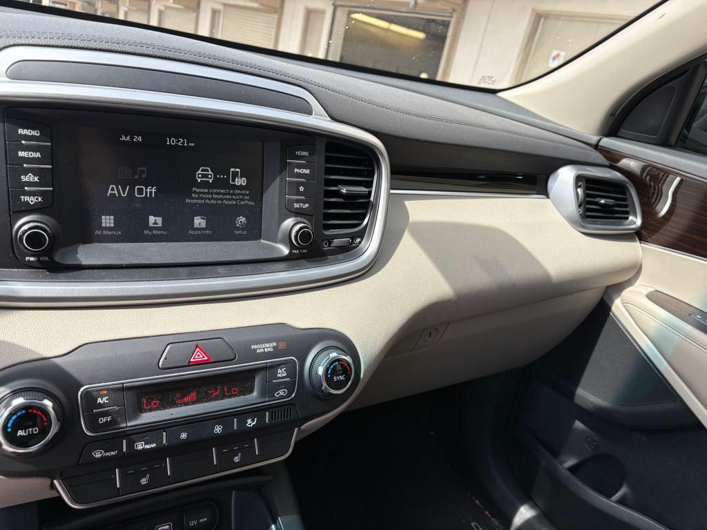 used 2020 Kia Sorento car, priced at $23,777