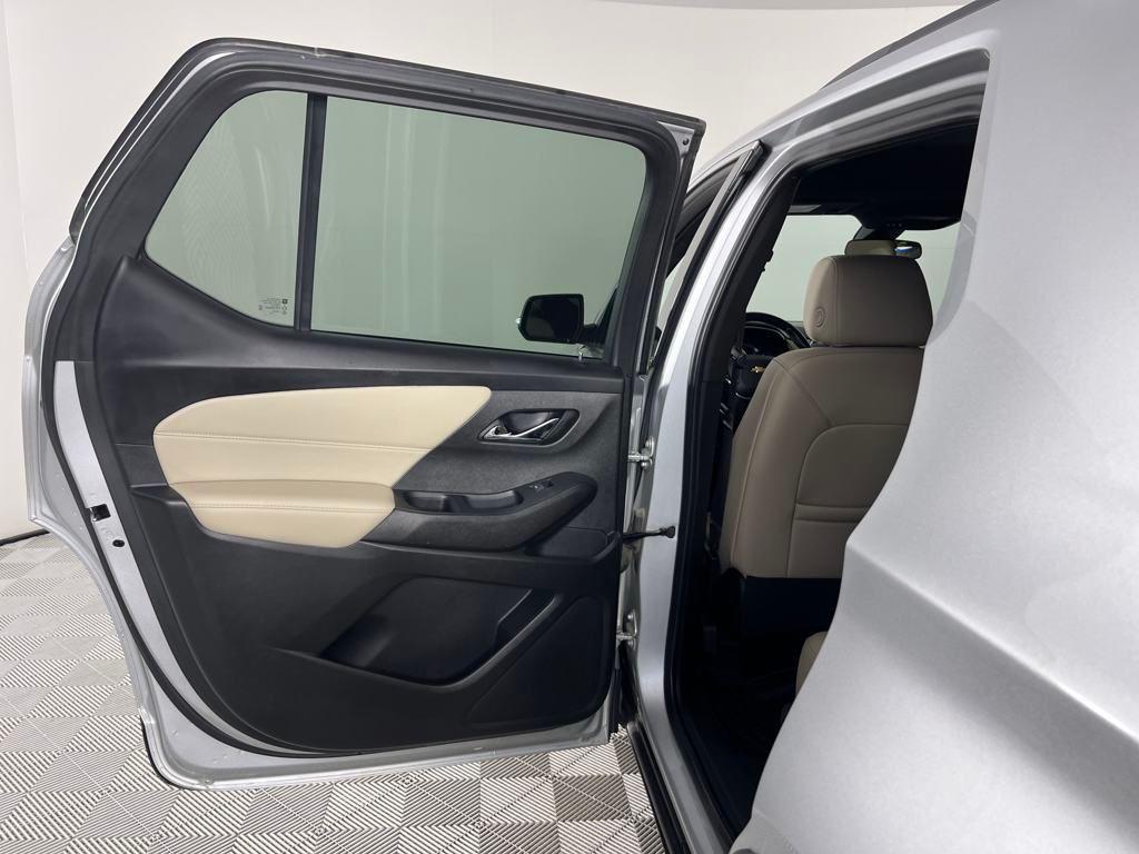 used 2022 Chevrolet Traverse car, priced at $28,991