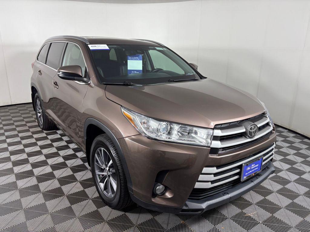 used 2017 Toyota Highlander car, priced at $20,995