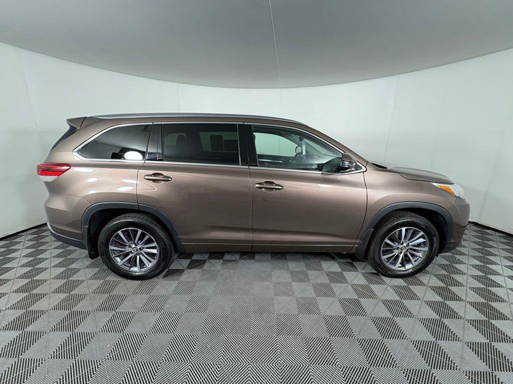 used 2017 Toyota Highlander car, priced at $20,995