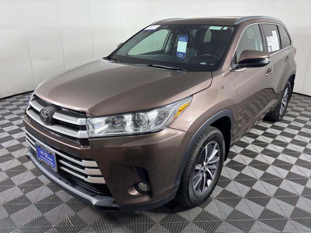 used 2017 Toyota Highlander car, priced at $20,995