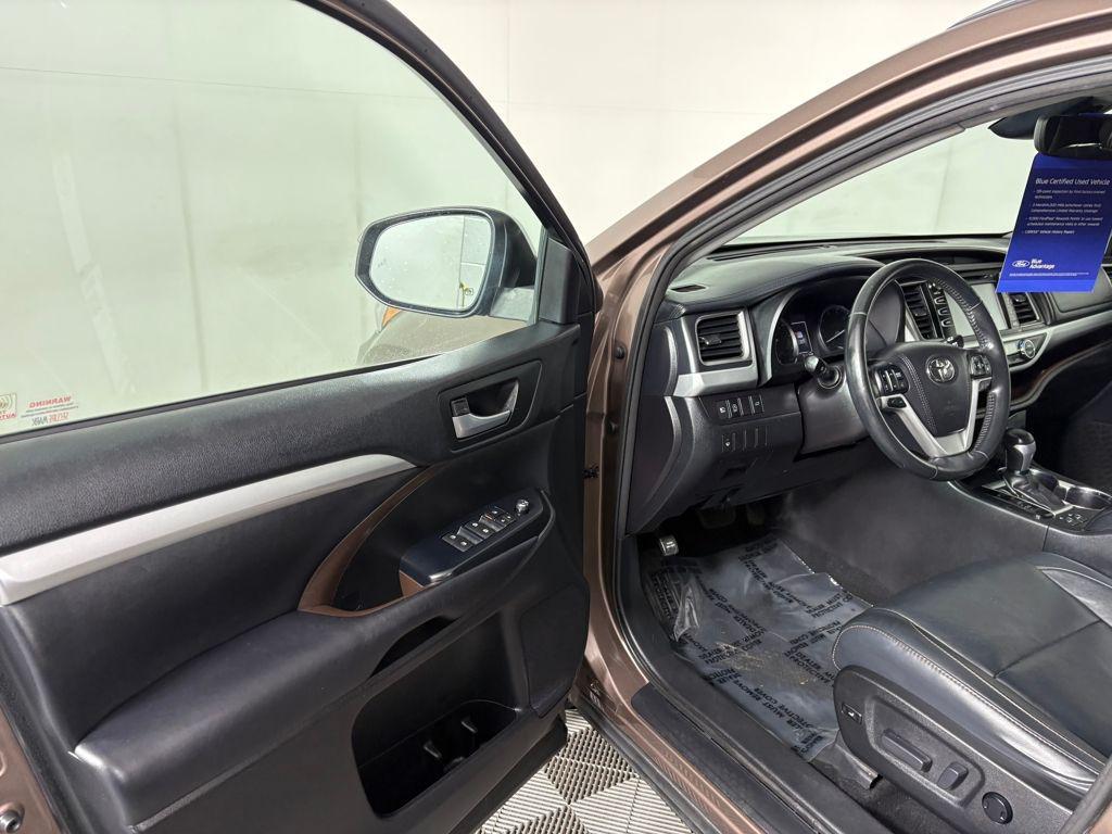 used 2017 Toyota Highlander car, priced at $20,995
