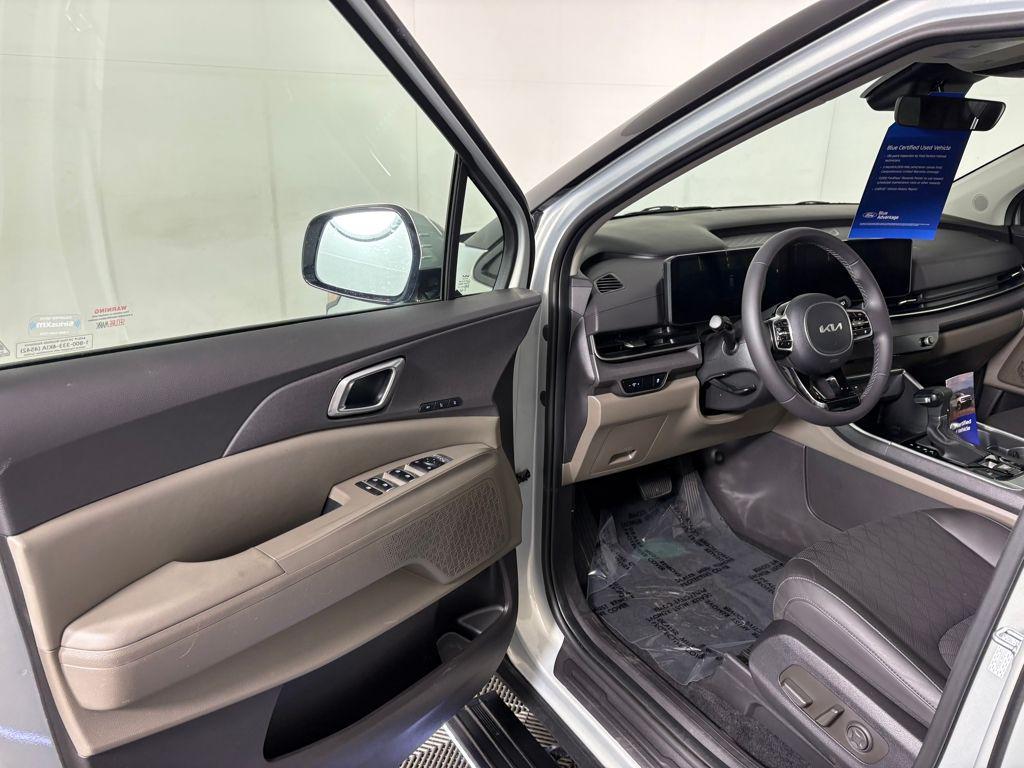 used 2025 Kia Carnival car, priced at $41,495