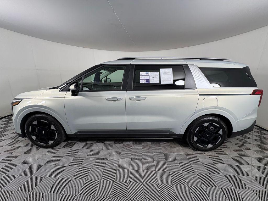 used 2025 Kia Carnival car, priced at $41,495