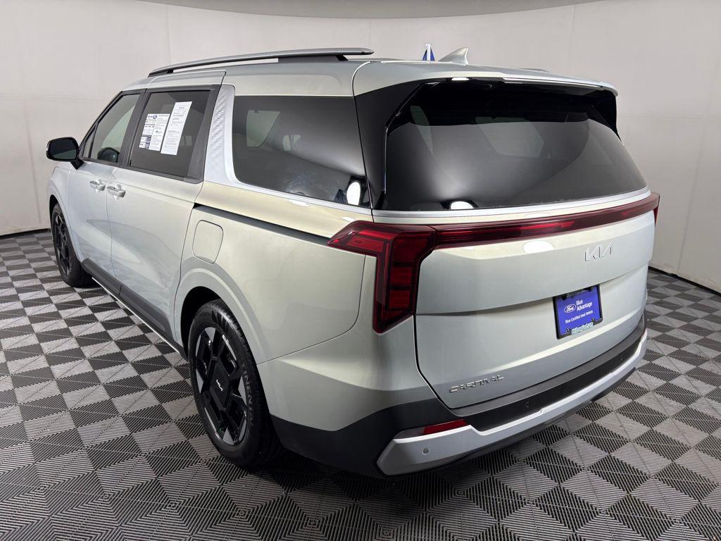 used 2025 Kia Carnival car, priced at $41,495