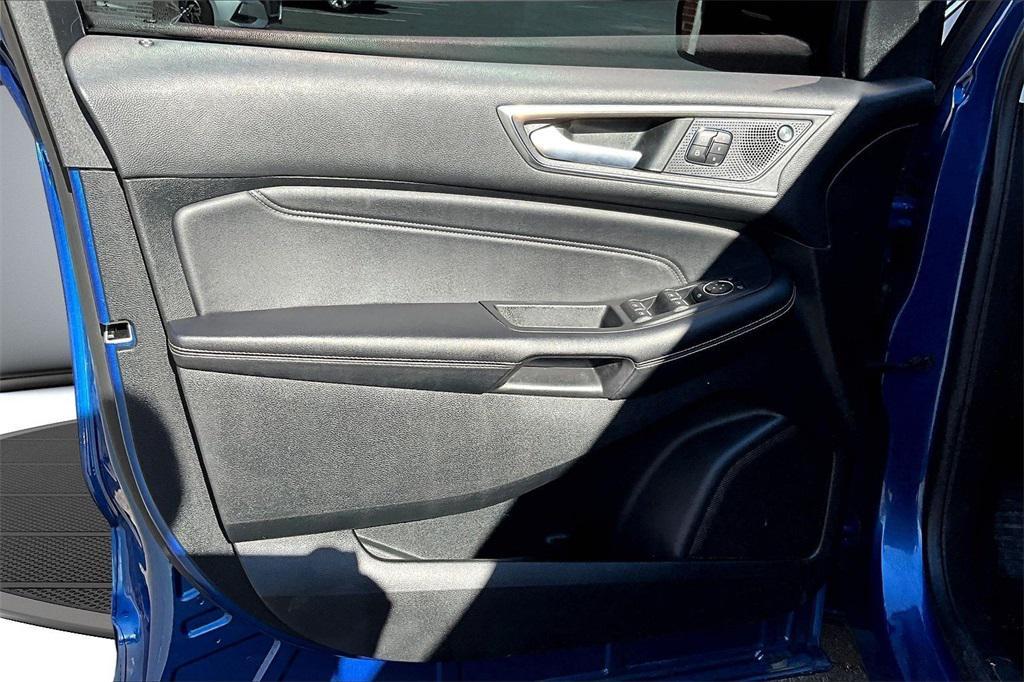 used 2022 Ford Edge car, priced at $18,302