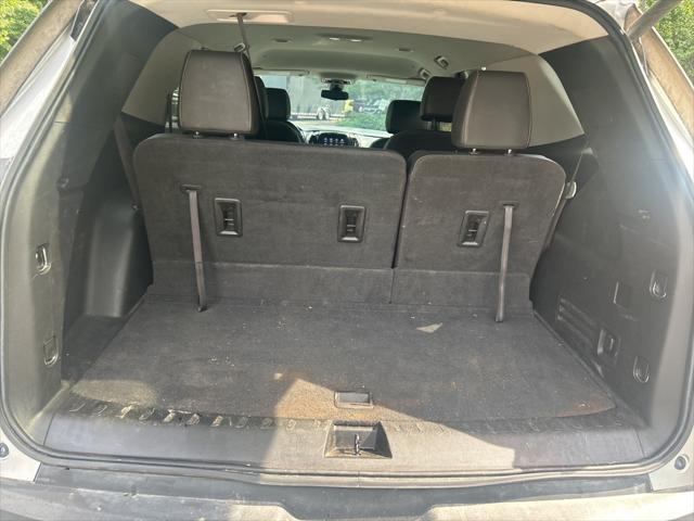 used 2021 Chevrolet Traverse car, priced at $23,999