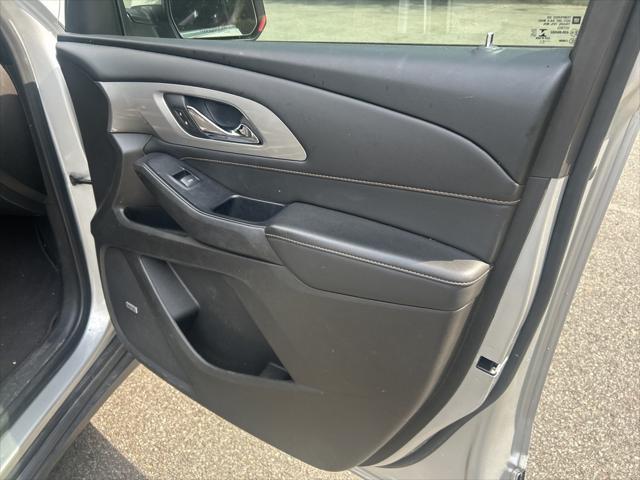 used 2021 Chevrolet Traverse car, priced at $23,999