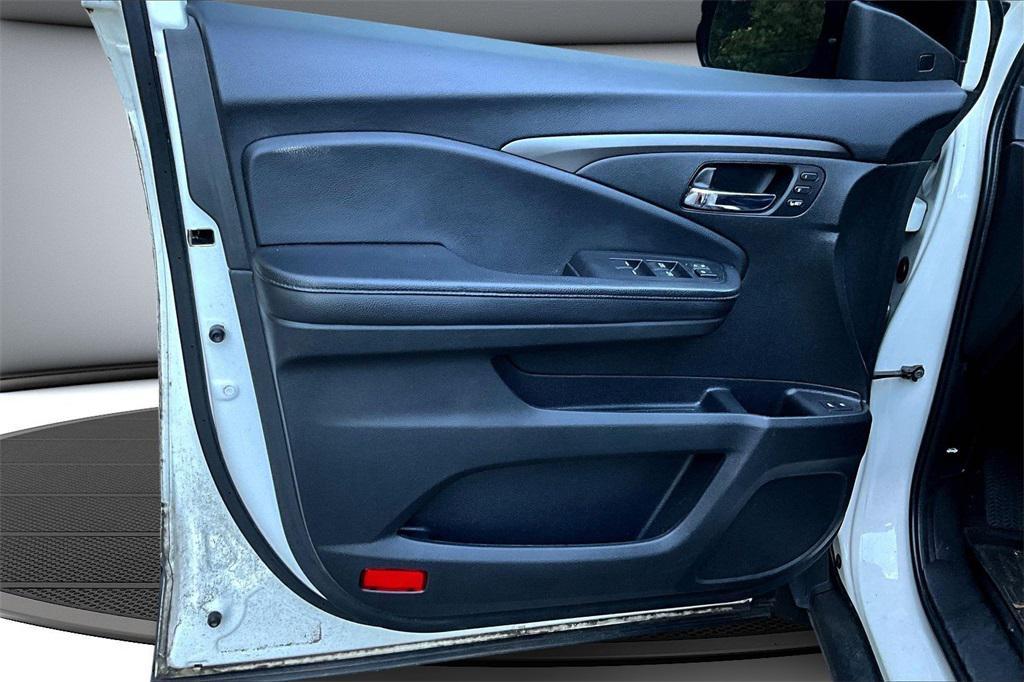 used 2019 Honda Pilot car, priced at $15,309