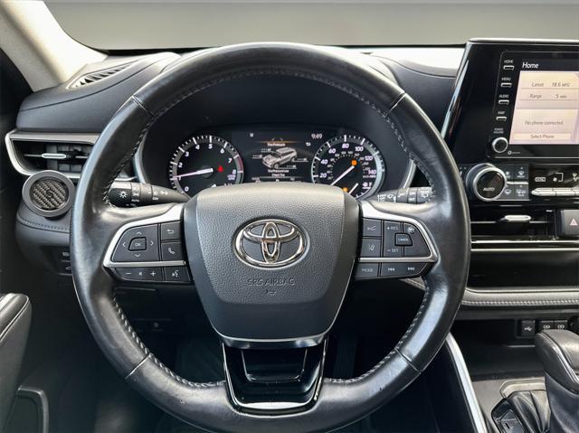 used 2021 Toyota Highlander car, priced at $28,399