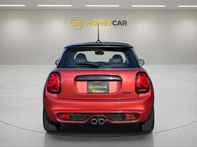 used 2021 MINI Hardtop car, priced at $18,399