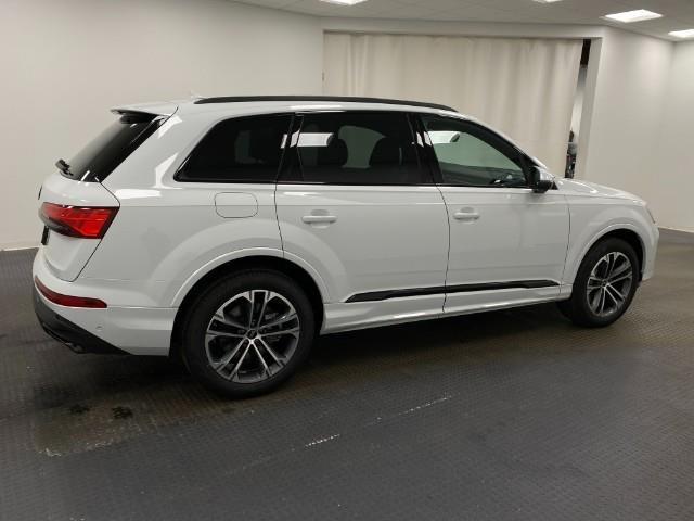 new 2025 Audi Q7 car, priced at $65,924