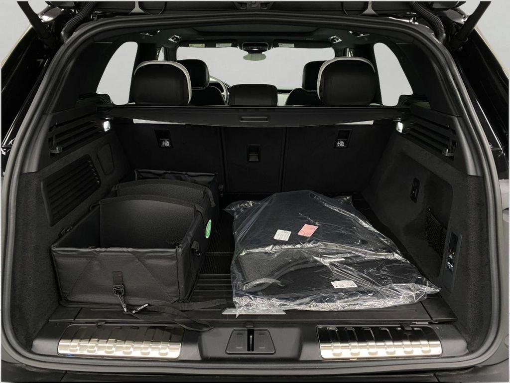 new 2025 Land Rover Range Rover Sport car, priced at $104,245