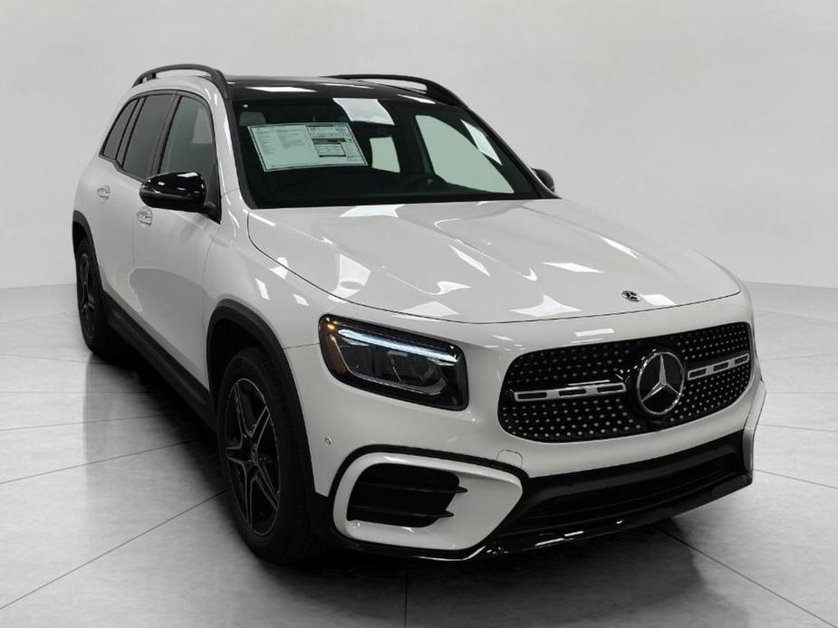 new 2024 Mercedes-Benz GLB 250 car, priced at $57,695